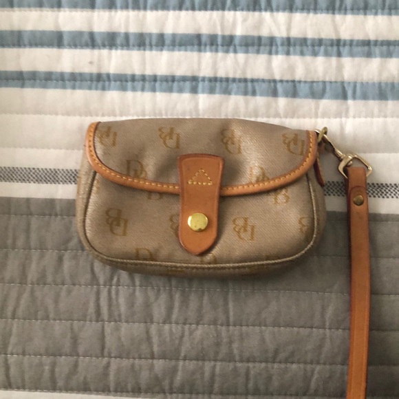 Dooney and Bourke Wristlet - Picture 1 of 1